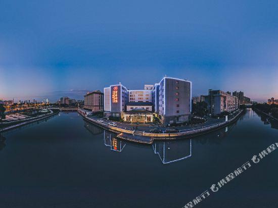 Scholars Hotel (Dongzhen road subway station, Suzhou) 4/32