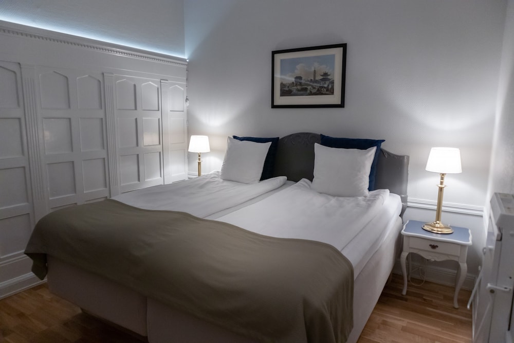Crystal Plaza Hotel 17/32