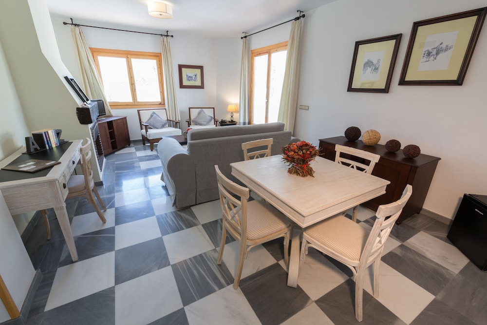 Hotel Villa de Laujar 41/59