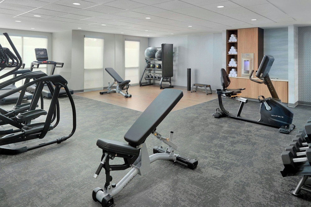 Fairfield Inn And Suites Frederick 26/50