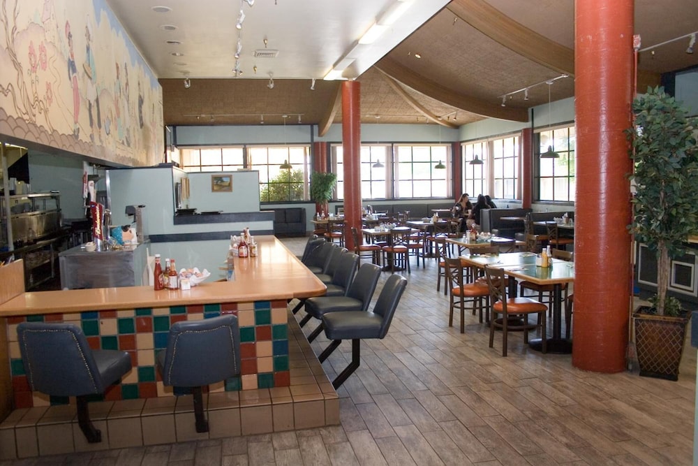 Keefer S Inn 15/24