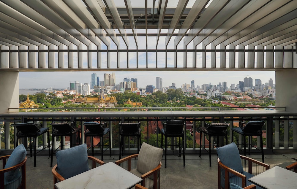 Hyatt Regency Phnom Penh 53/72