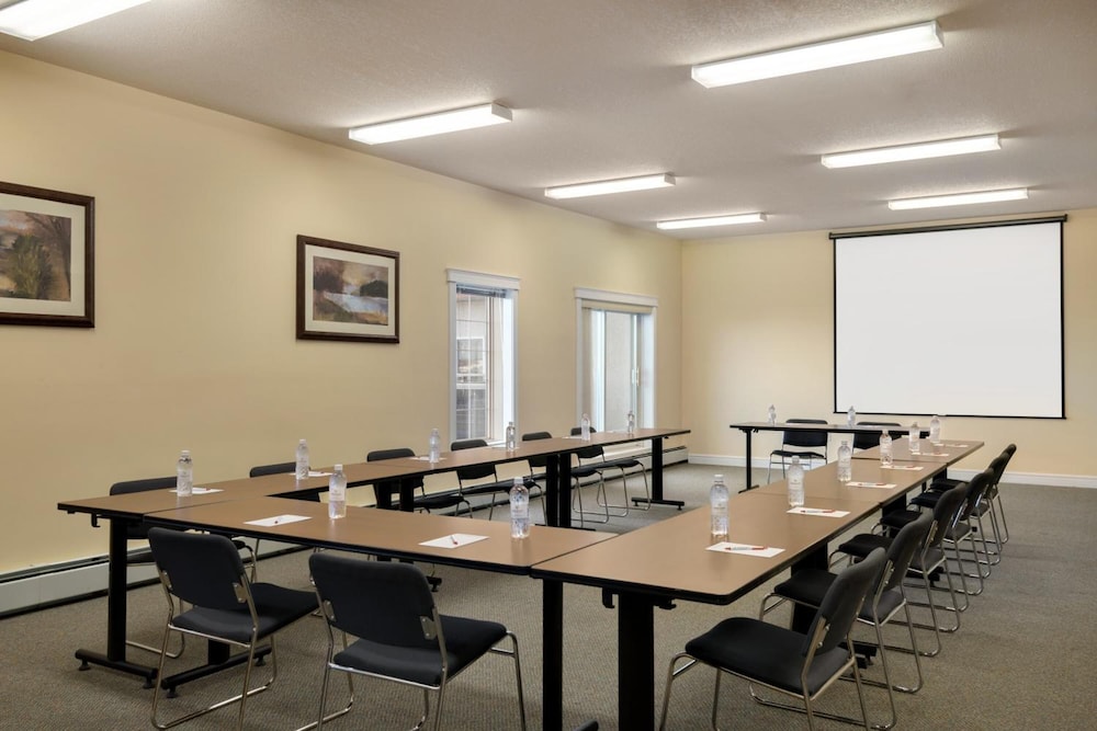 Stanton Suites Hotel Yellowknife 33/38