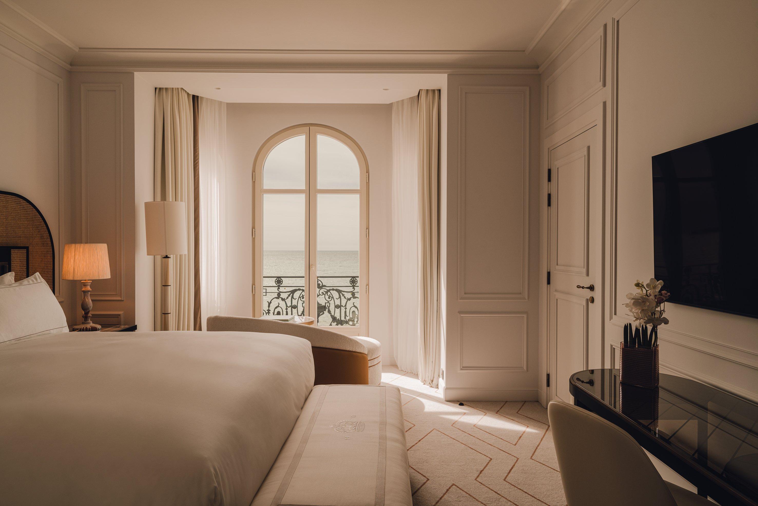غرفة بريميوم بسرير كينج، Carlton Cannes, a Regent Hotel 3/5