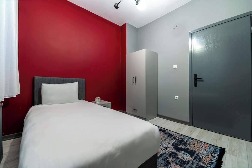 3 BEDROOMS, FAMILY SUITE