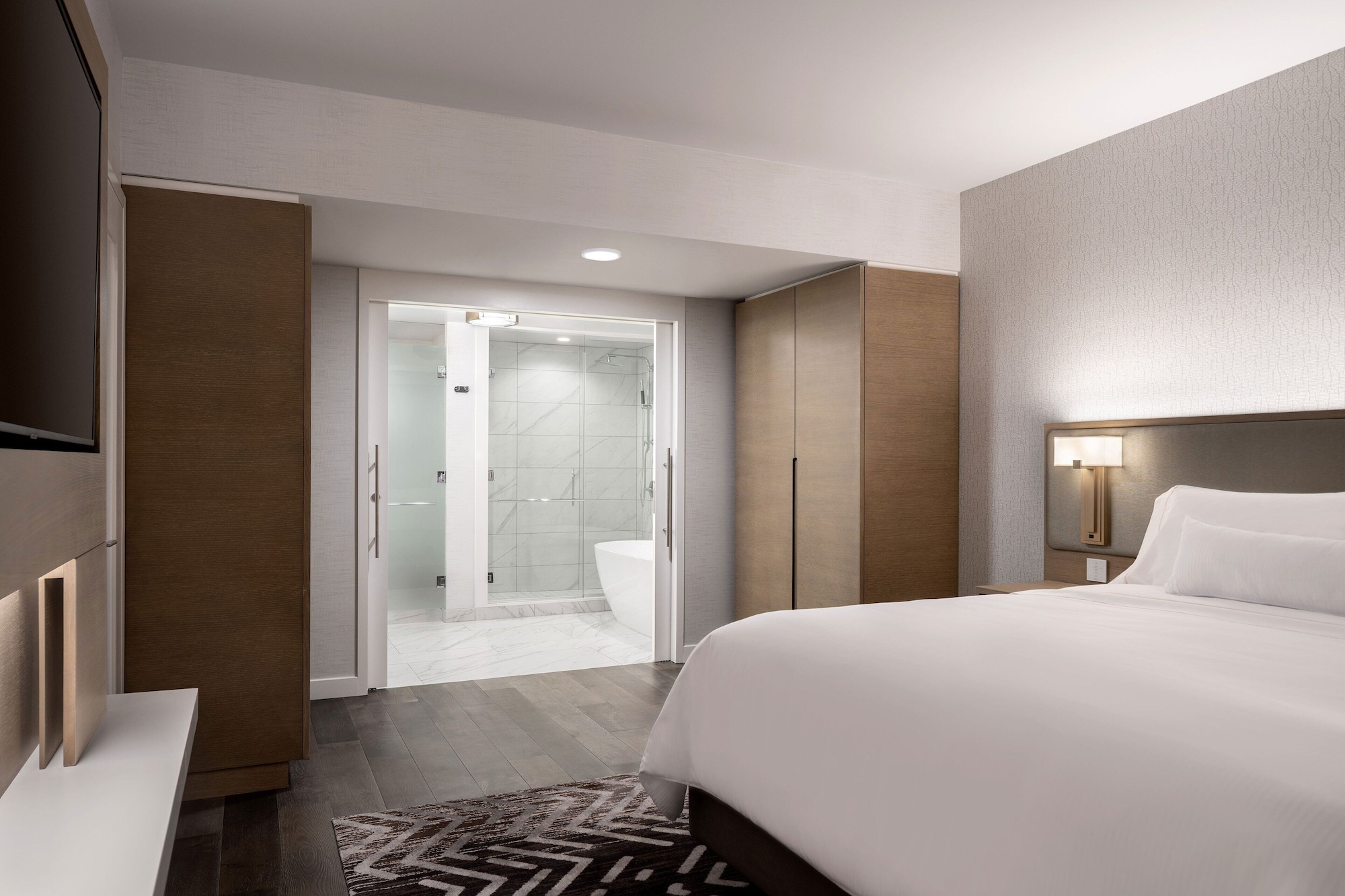 1 BEDROOM, SUITE, RESORT VIEW