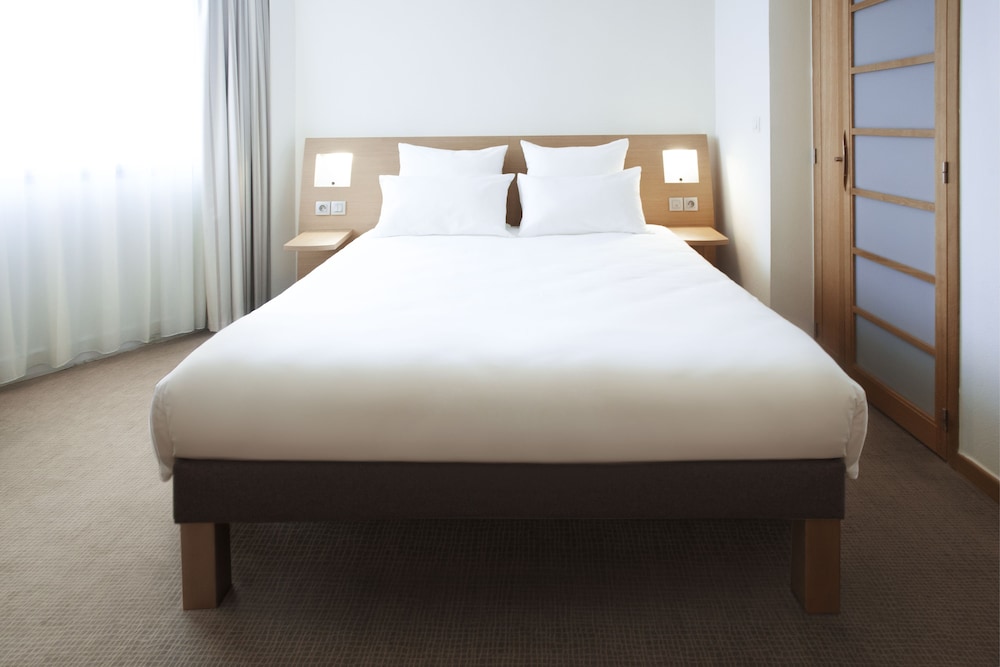 NOVOTEL LAUSANNE BUSSIGNY 13/75