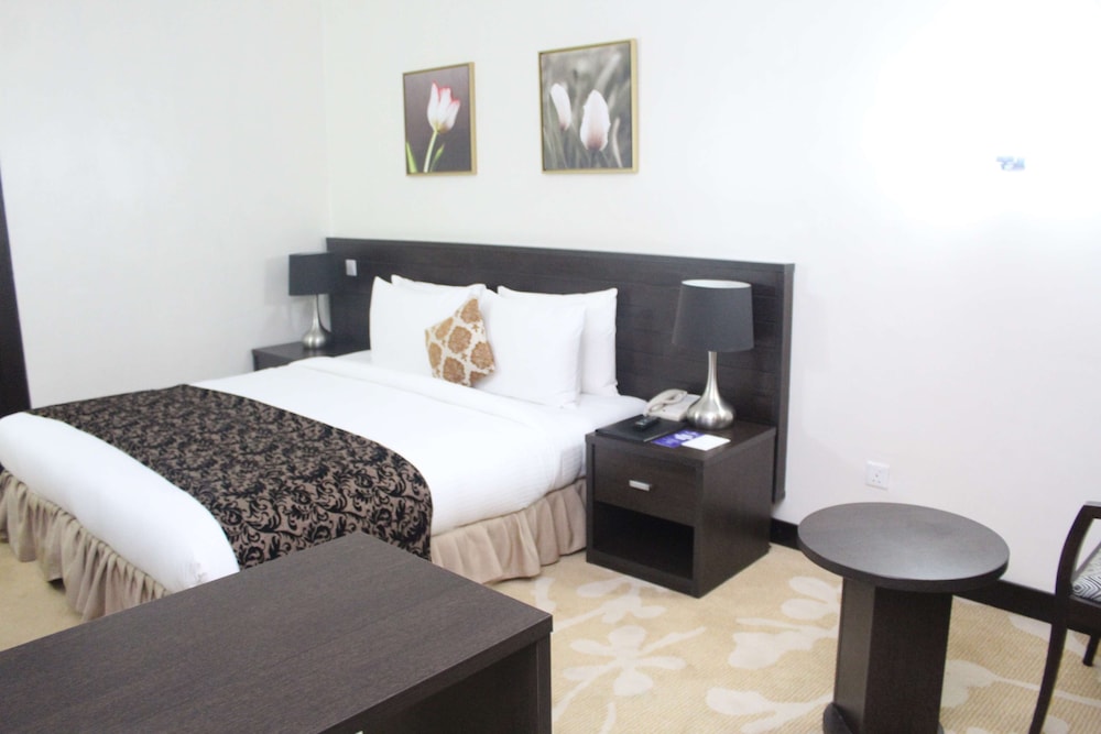 Golden Tulip Ibadan 10/35