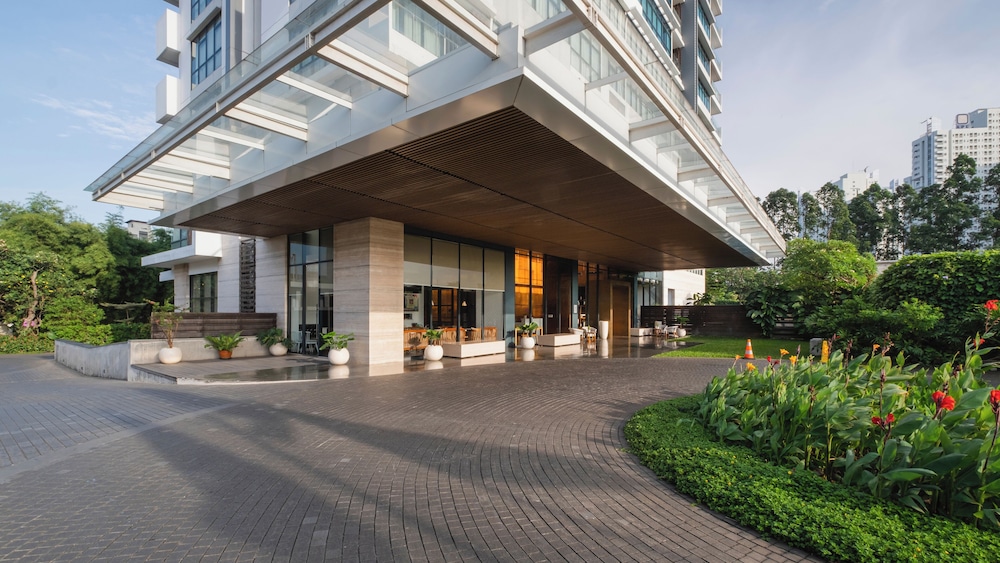 Veranda Serviced Residence @ Puri 8/74
