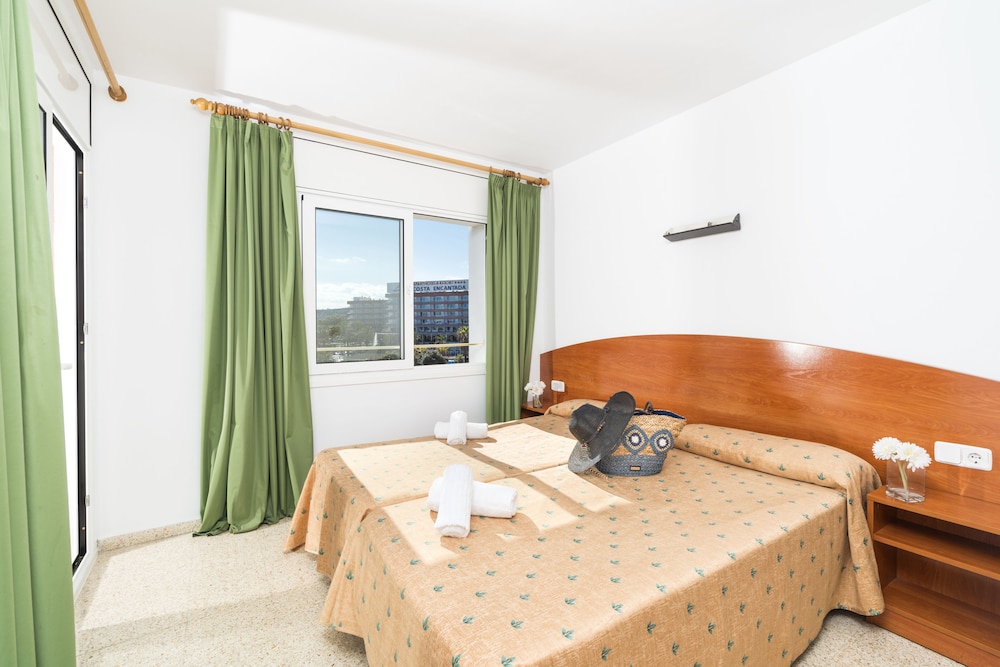 3 BEDROOMS, APARTMENT