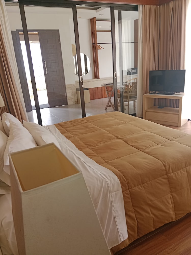 The Muaya Villa 15/50