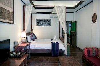 Luxury, King Bed, Pool View