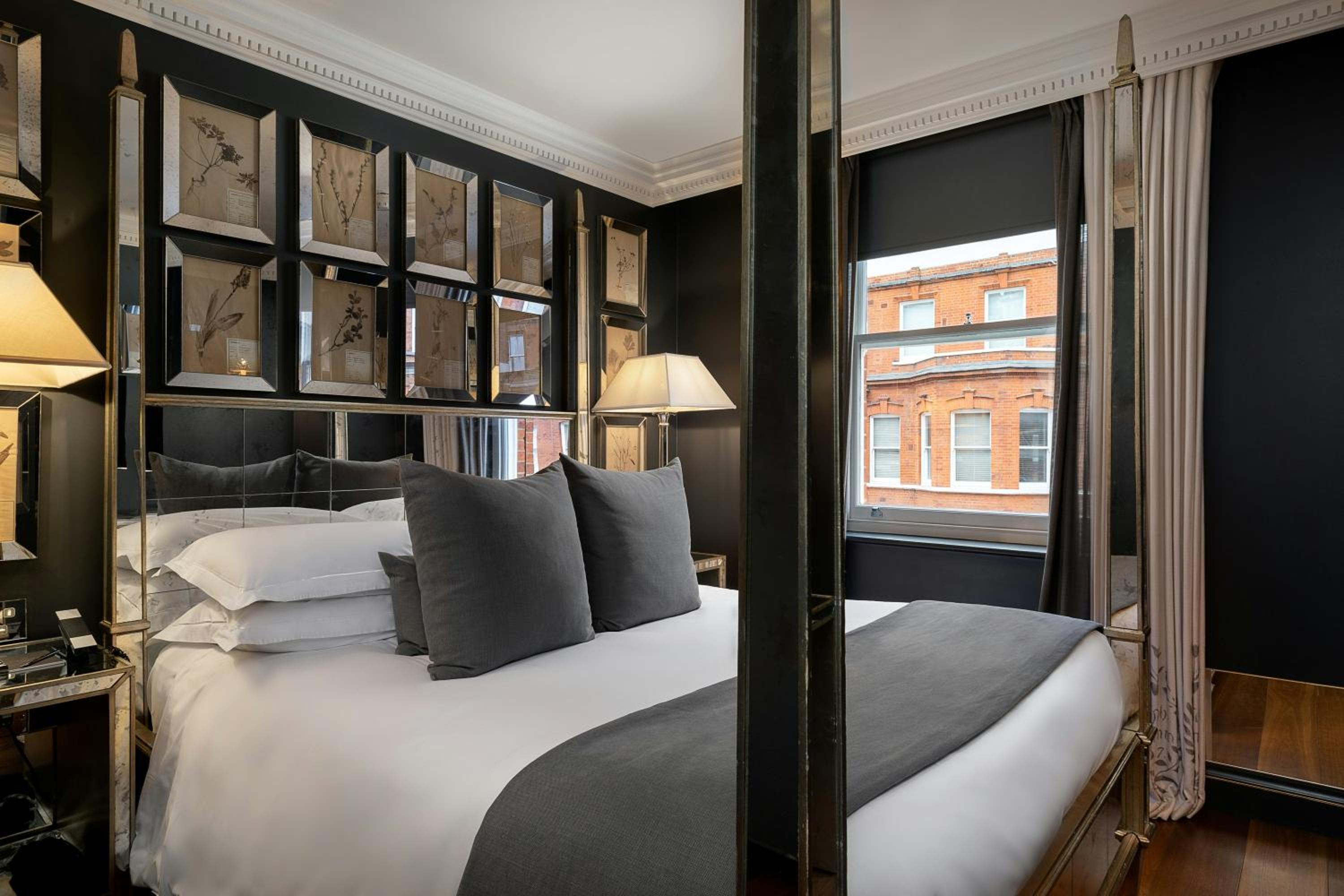 Room, Triple, 1 Queen and 1 Single Bed