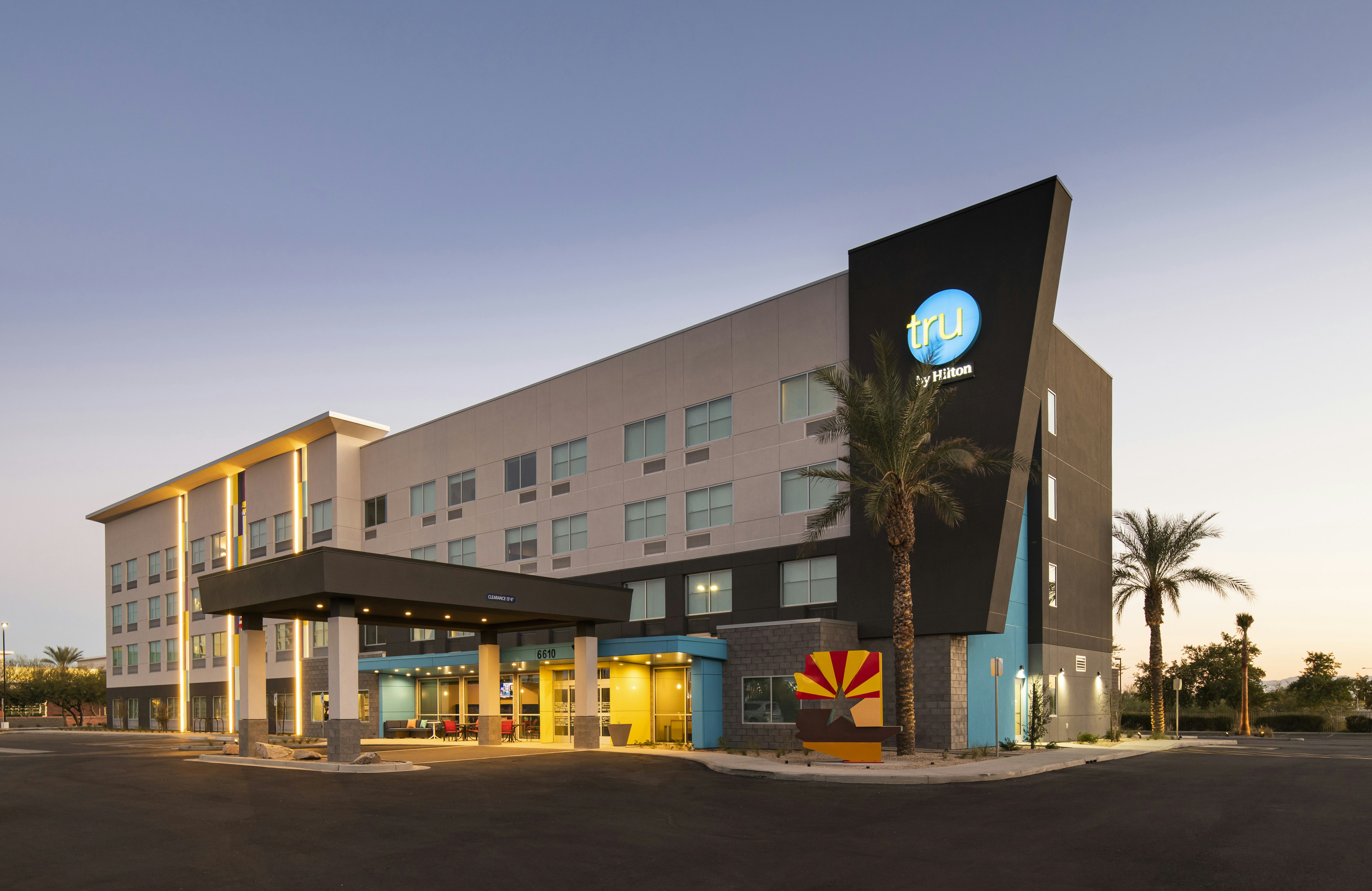 Tru By Hilton Phoenix Glendale Westgate 6/45