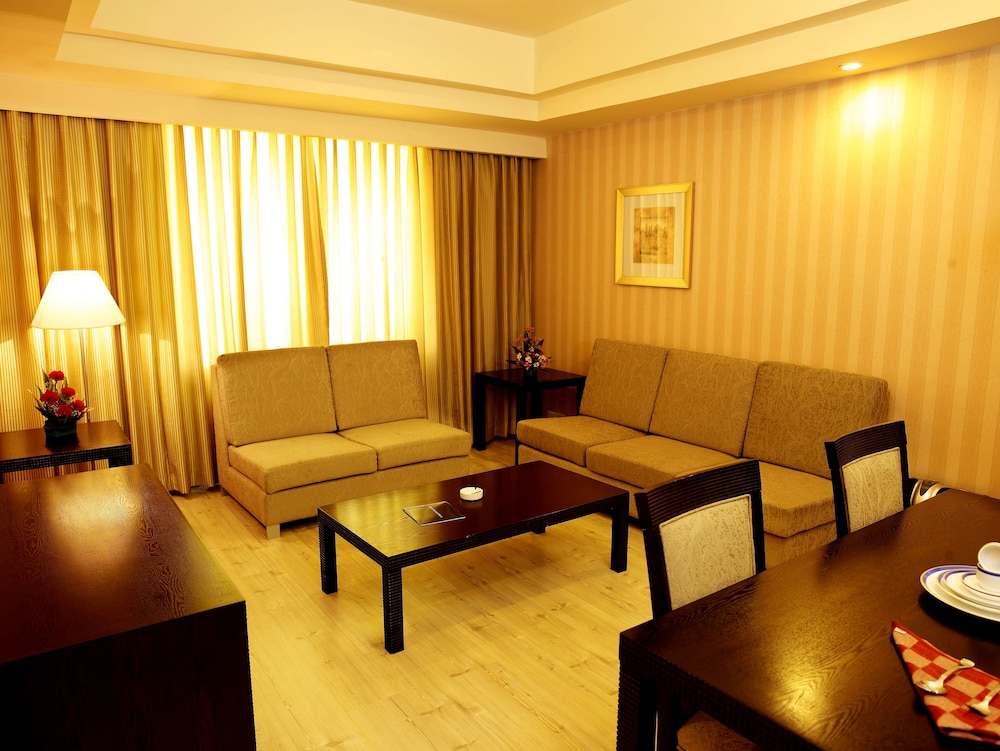 Gokulam Park Sabari Omr Hotel 21/33