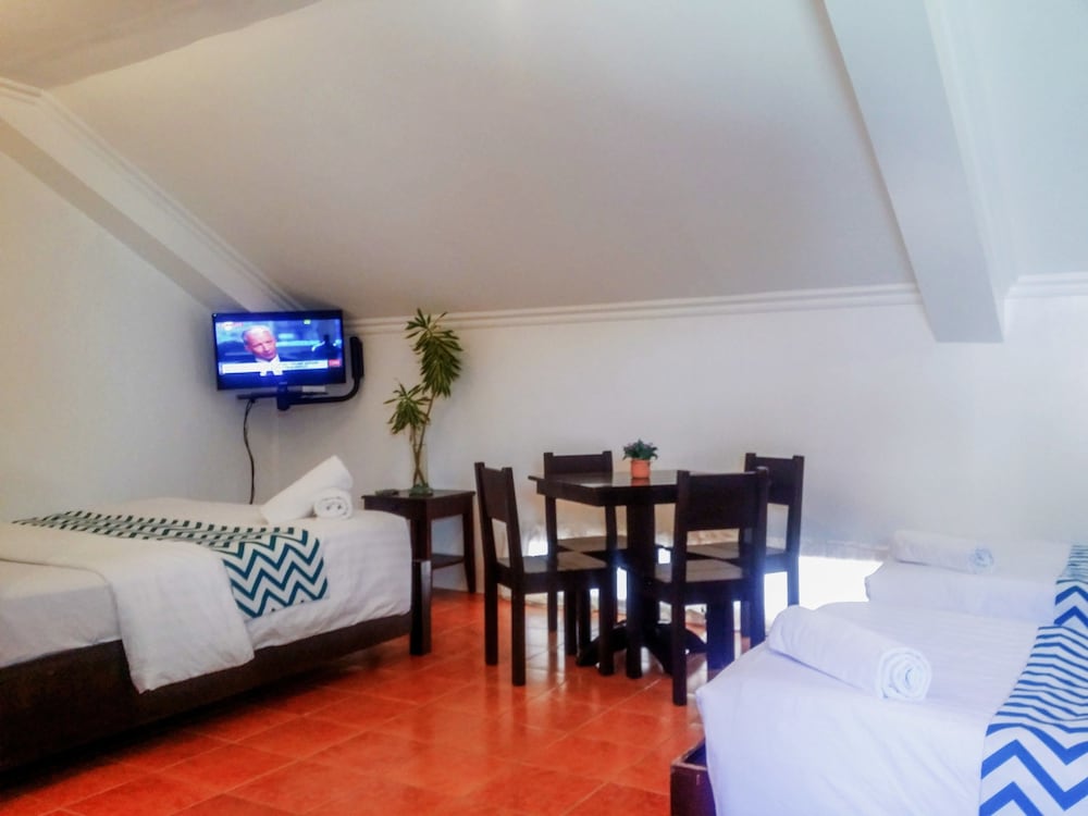 Grand Blue Beach Hotel 37/77
