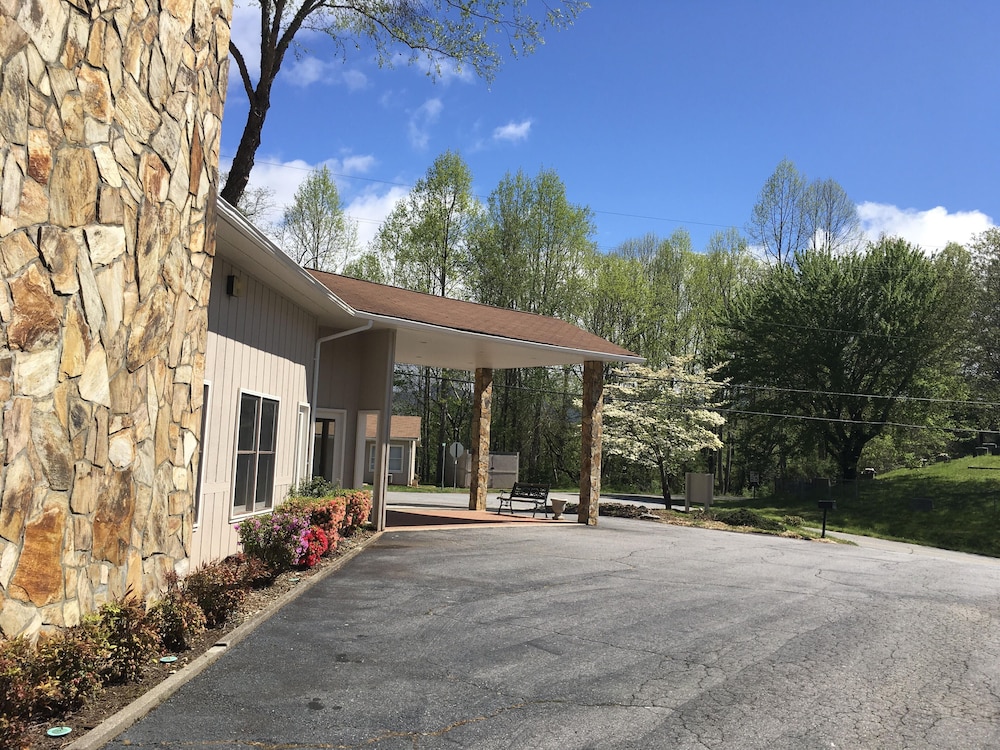 Rodeway Inn & Suites 12/19