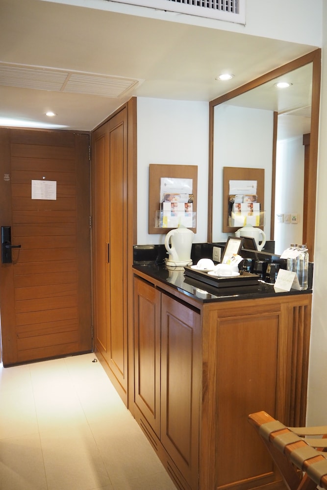Woodlands Hotel And Resort 12/65
