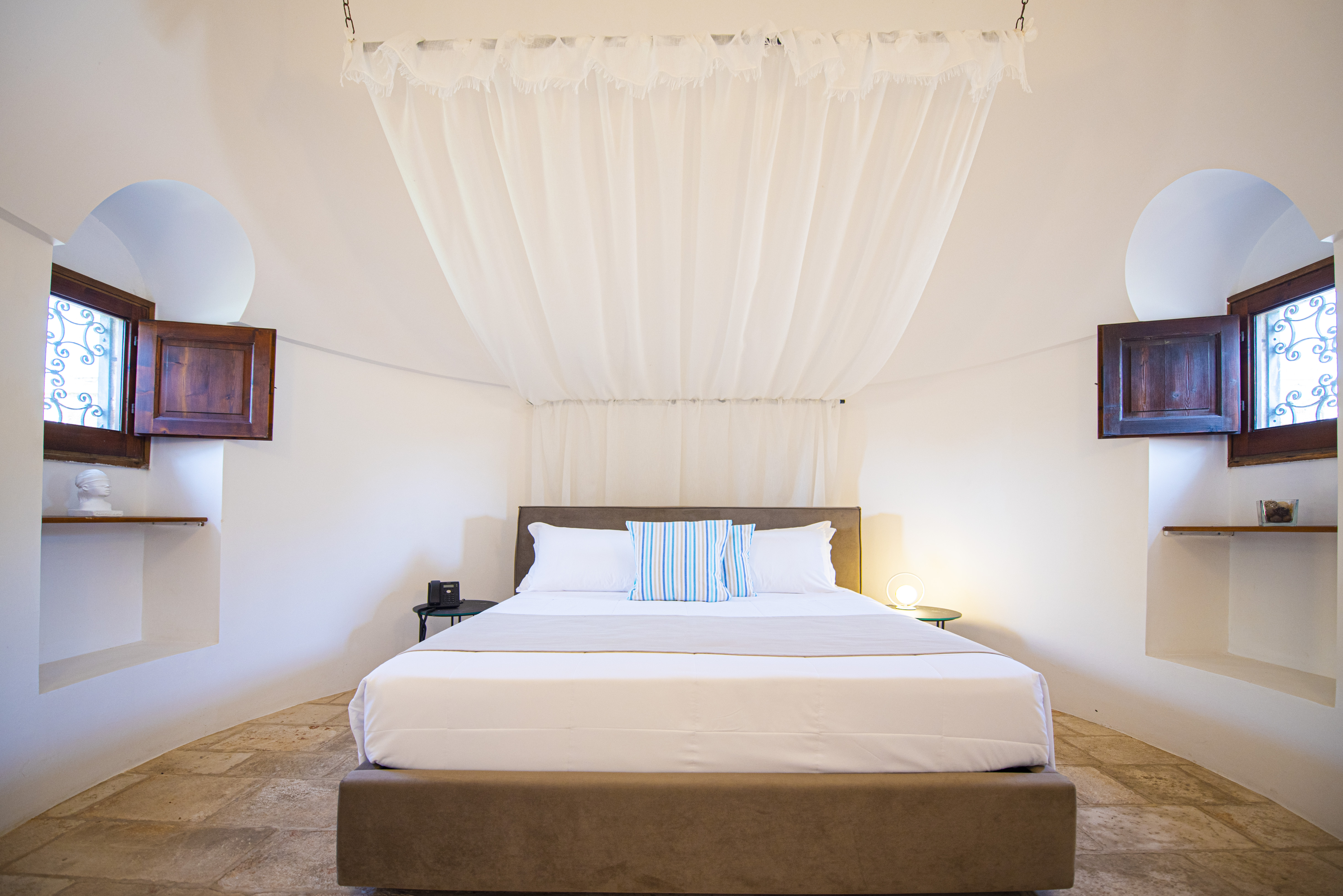 Deluxe, Double Bed