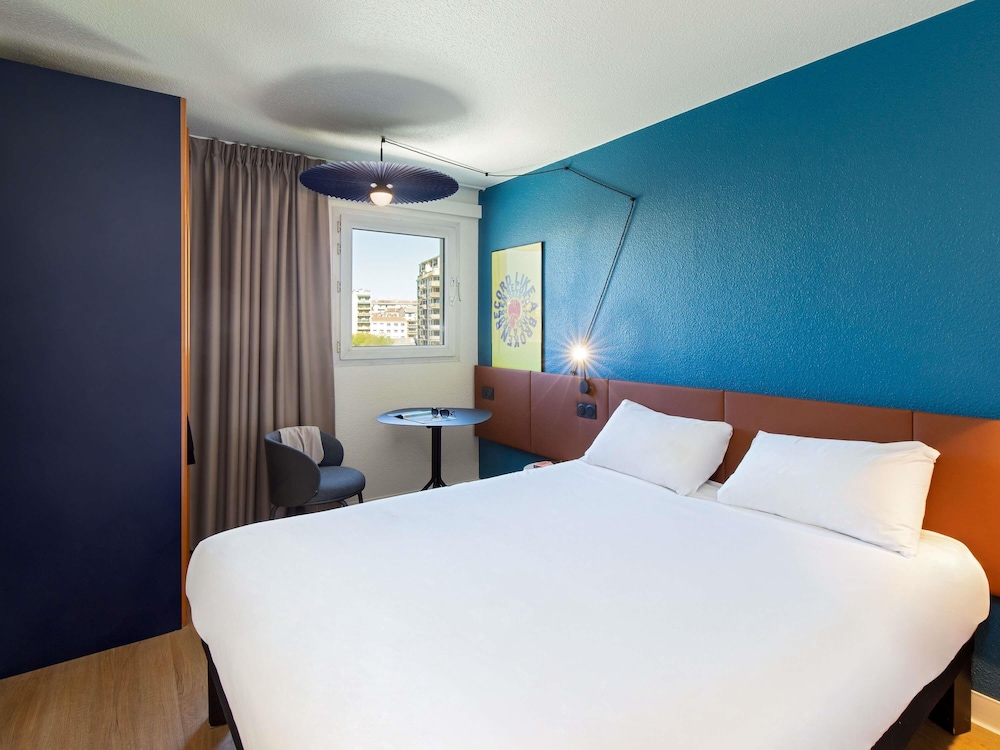 ibis Marseille Timone 24/73