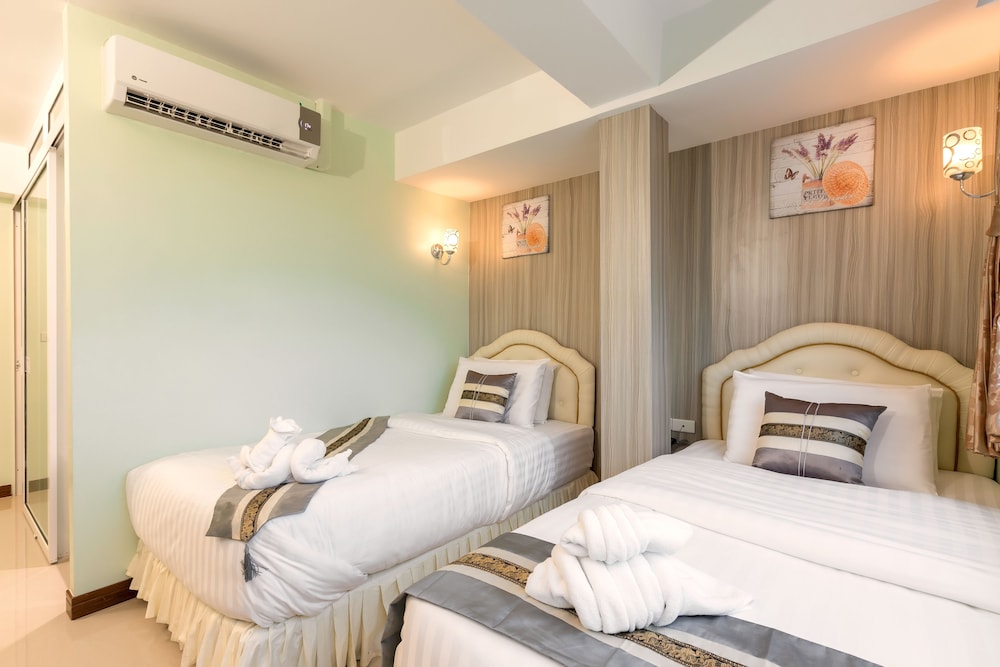 RoomQuest Suvarnabhumi Airport Rom Klao 34/55