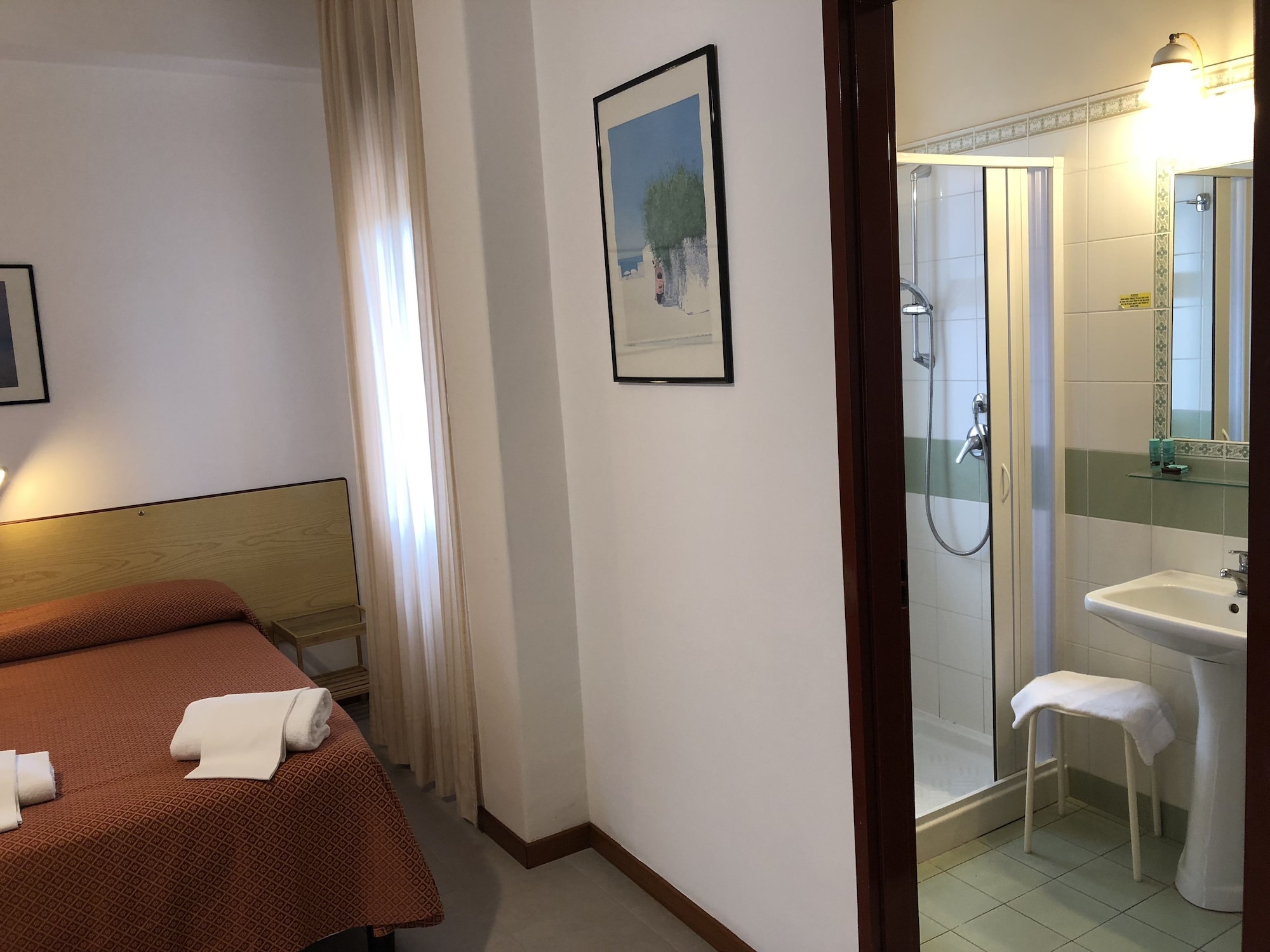 شقة كومفورت بسرير كوين بإطلالة على الحديقة بغرفة نوم واحدة مع أريكة في الطابق الأرضي، Residence Villa Giardini 4/6