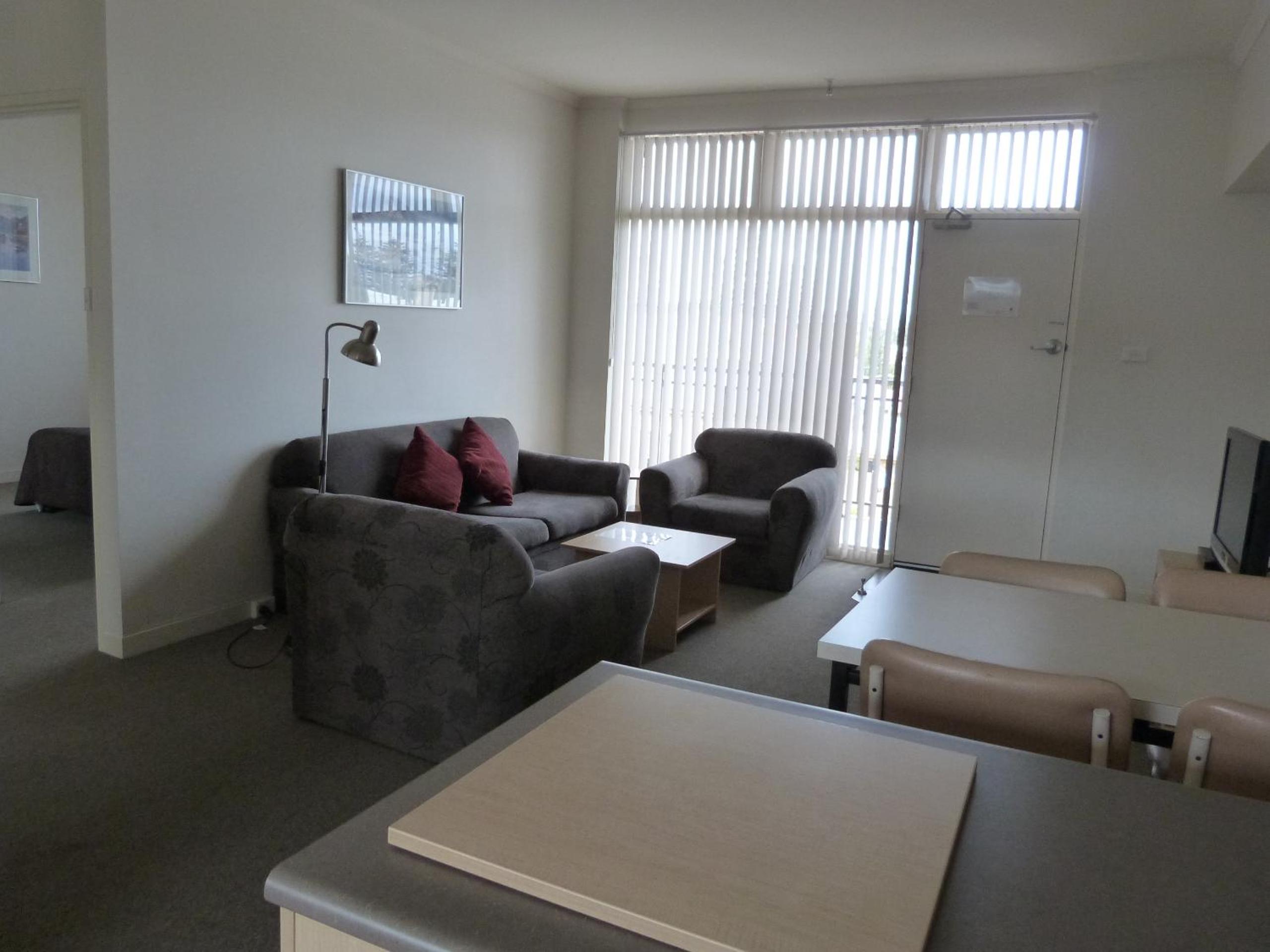 Glenelg Holiday Apartments- Corfu 12/20