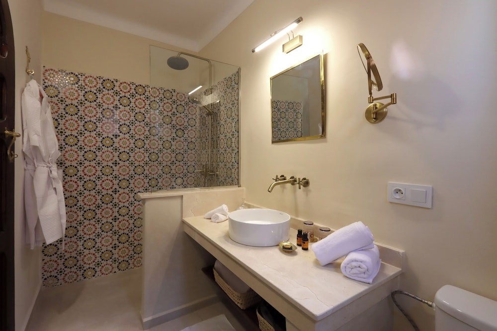 Riad Laora 80/80