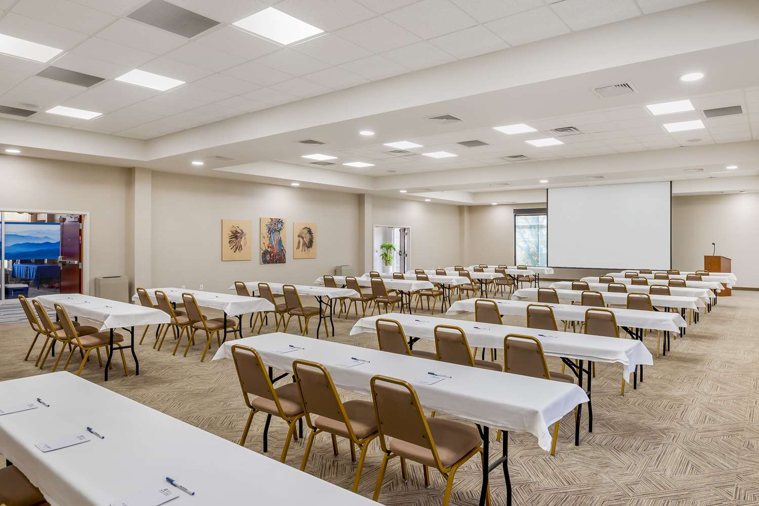 Best Western Plus Crossroads Inn & Suites 11/13