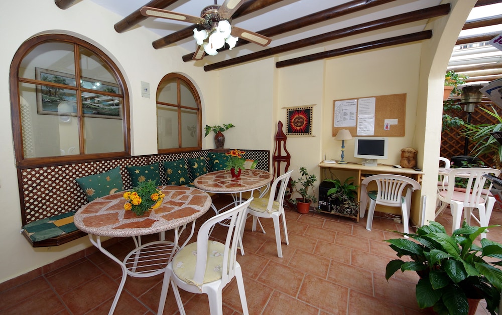Hostal Azahara 51/70