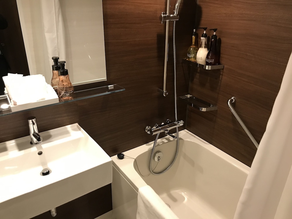 Grids Premium Hotel Osaka Namba 69/71