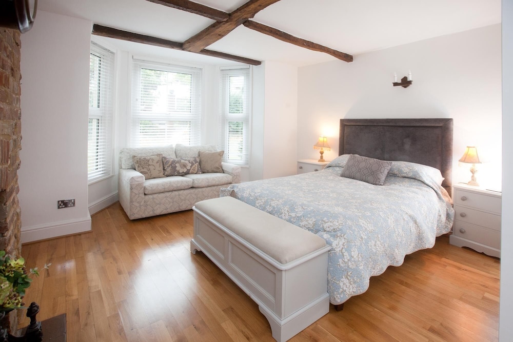 Family, 1 Single and 2 Double Beds