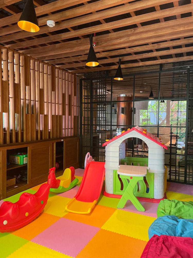 Bali Dynasty Resort 57/64