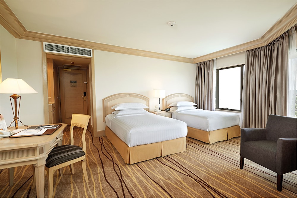 Dorsett Grand Subang 13/64