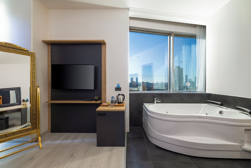 Asia Artemis Suite 49/50