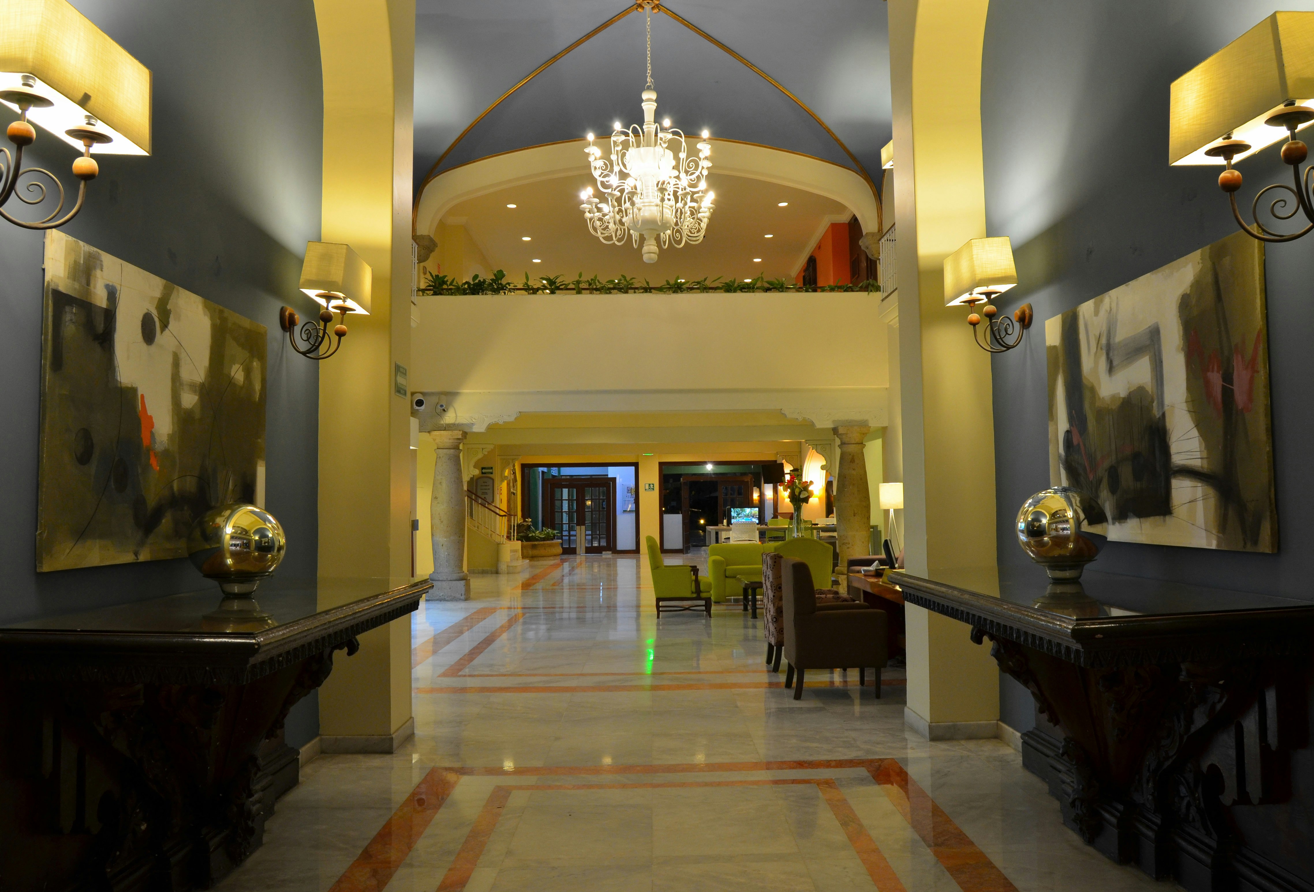 Holiday Inn GUADALAJARA EXPO 10/77
