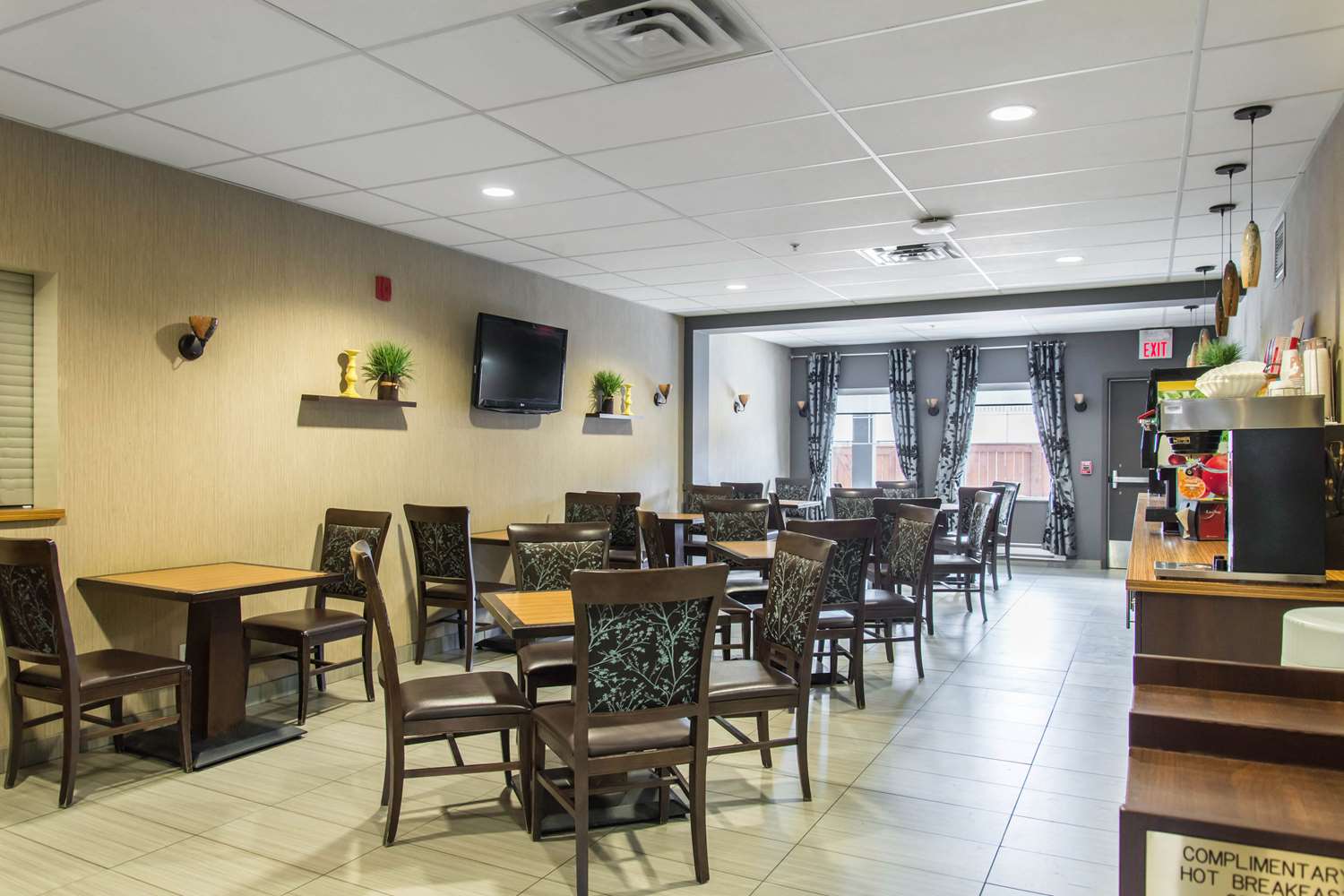 MainStay Suites Winnipeg Airport 27/39