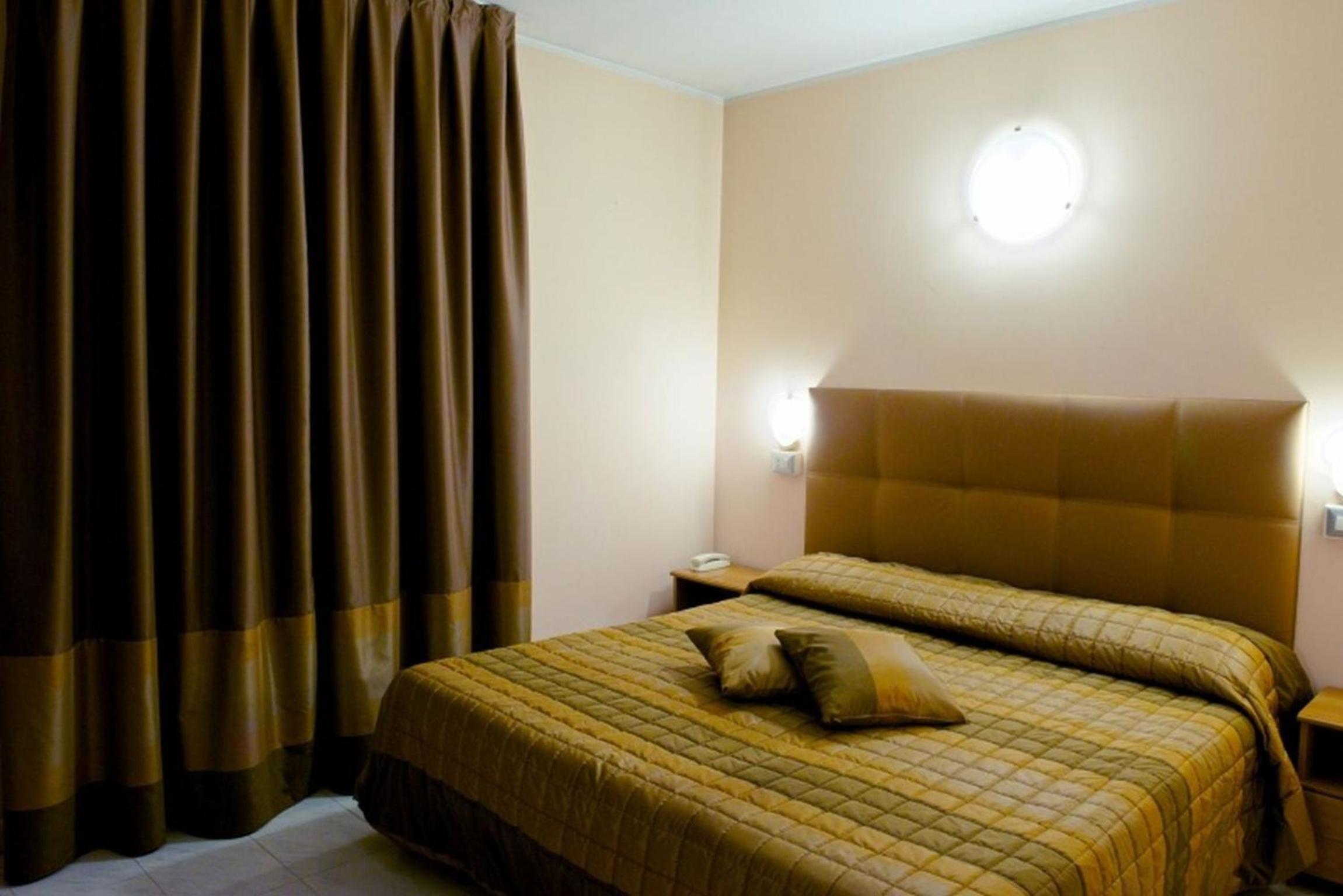 Room, Double Bed, Europa 5/10