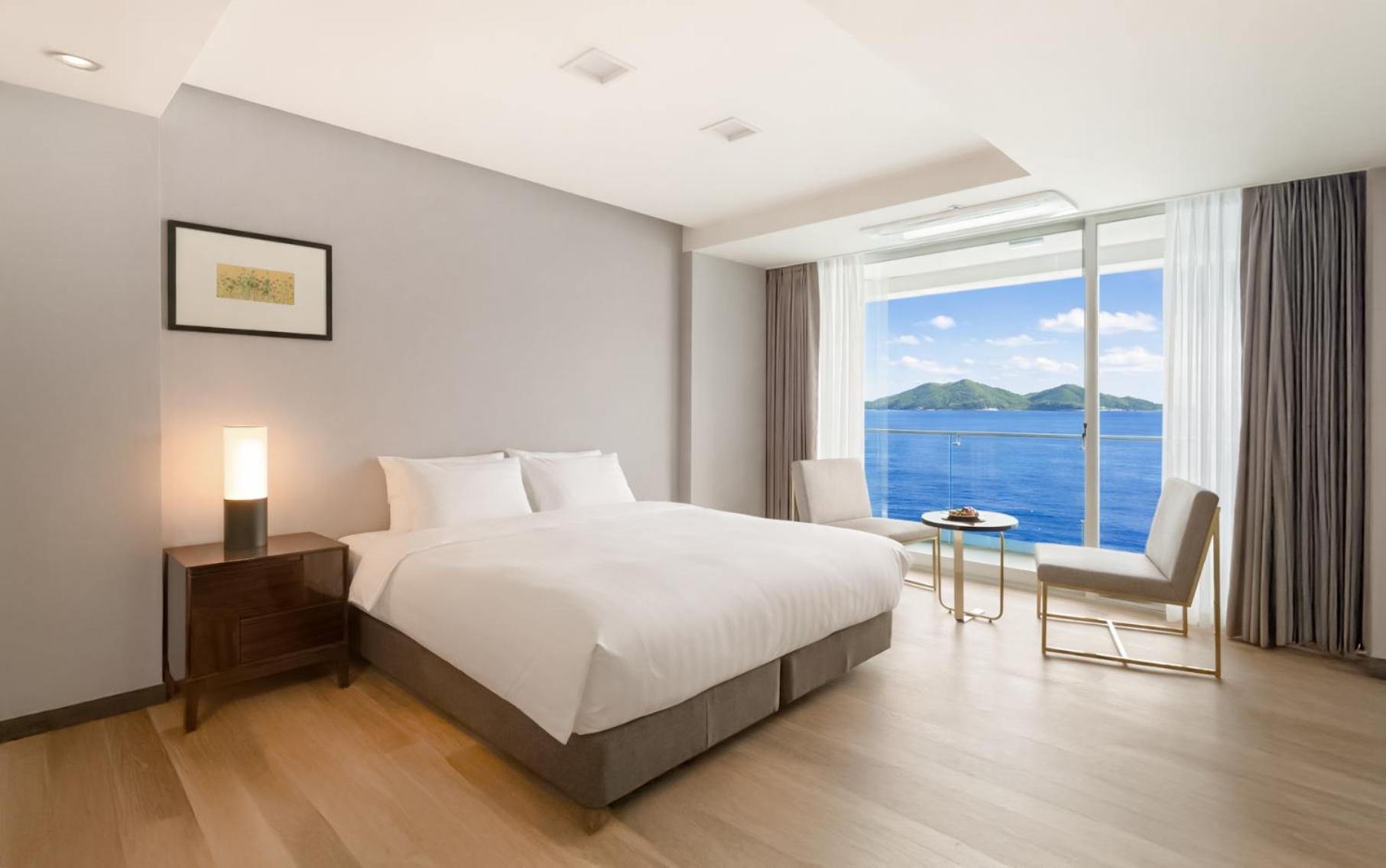 Family Suite, Panorama