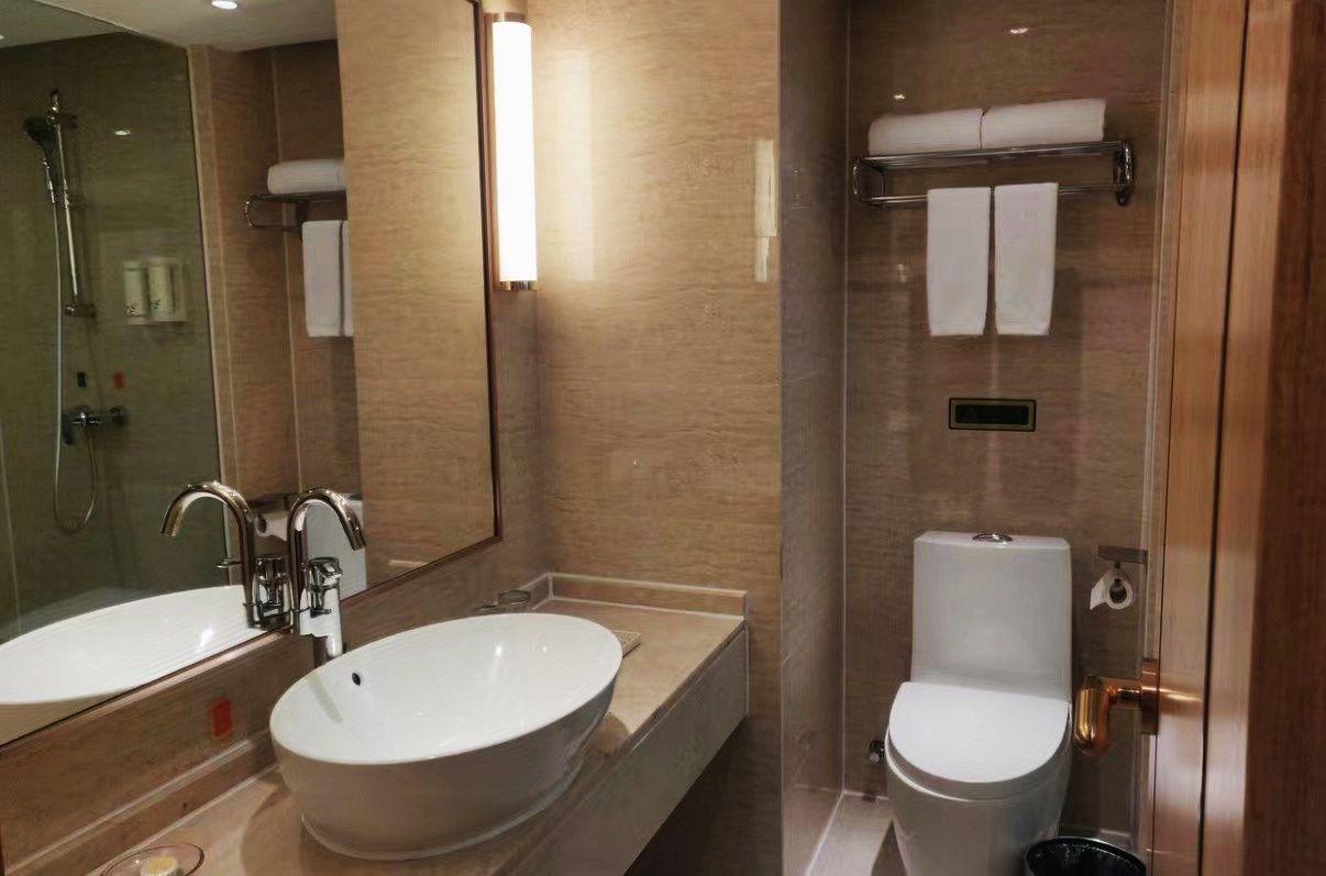 Vienna International Hotel (Jinjiang Airport) 29/34