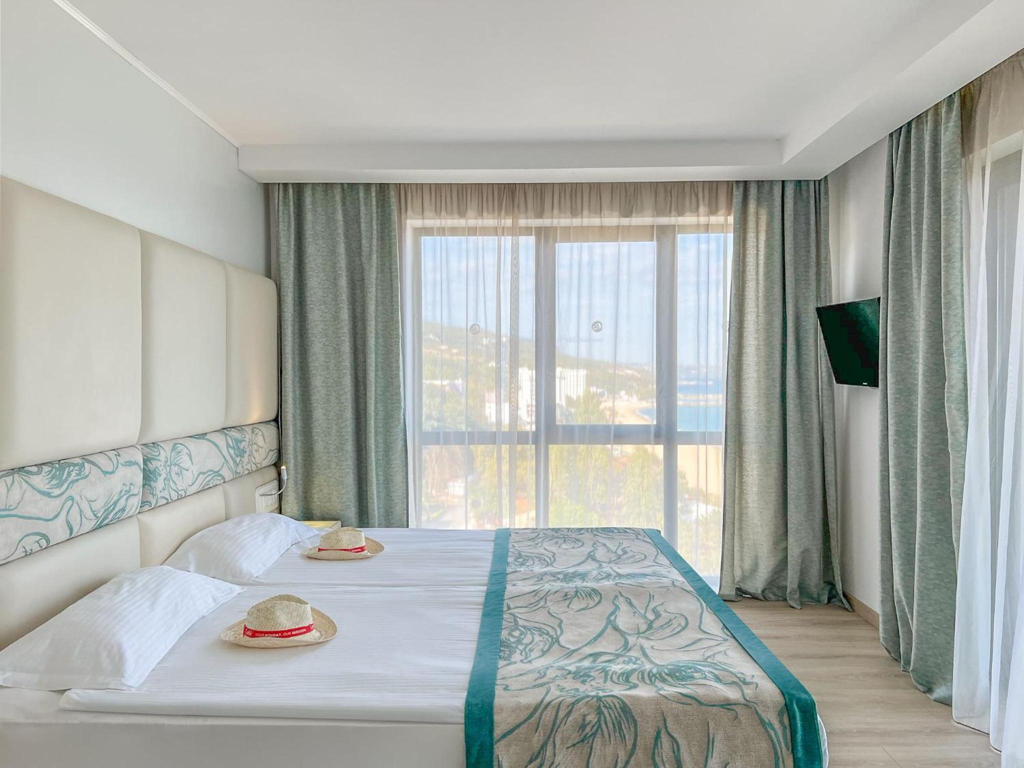Exclusive, Beach, Premium, Double or Twin Bed, Partial Sea View, Adult Only