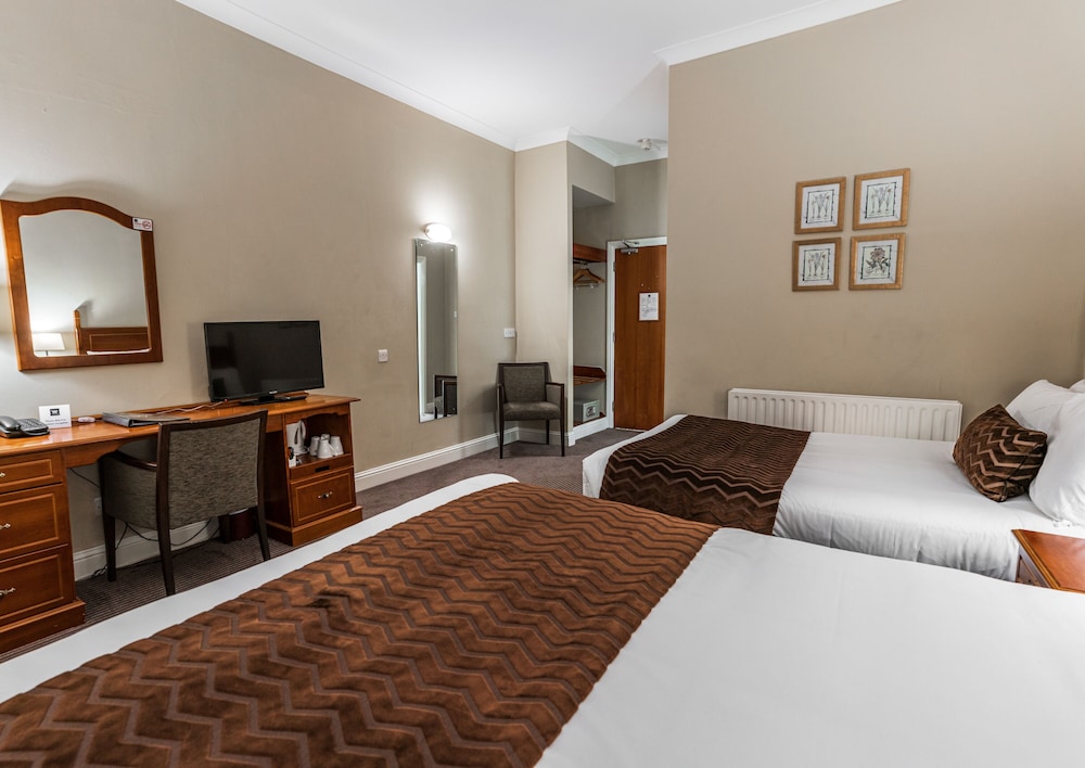 Wilton Hotel Bray 13/69