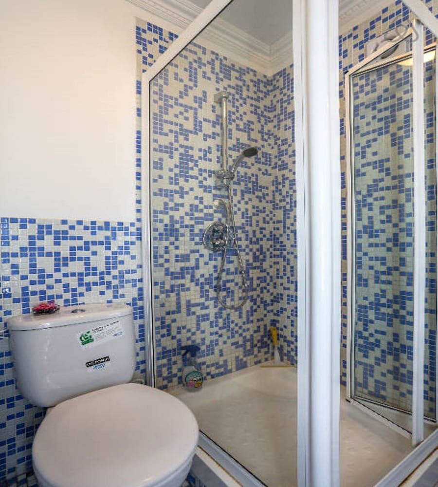 OYO Guest House Ellipse 57/60
