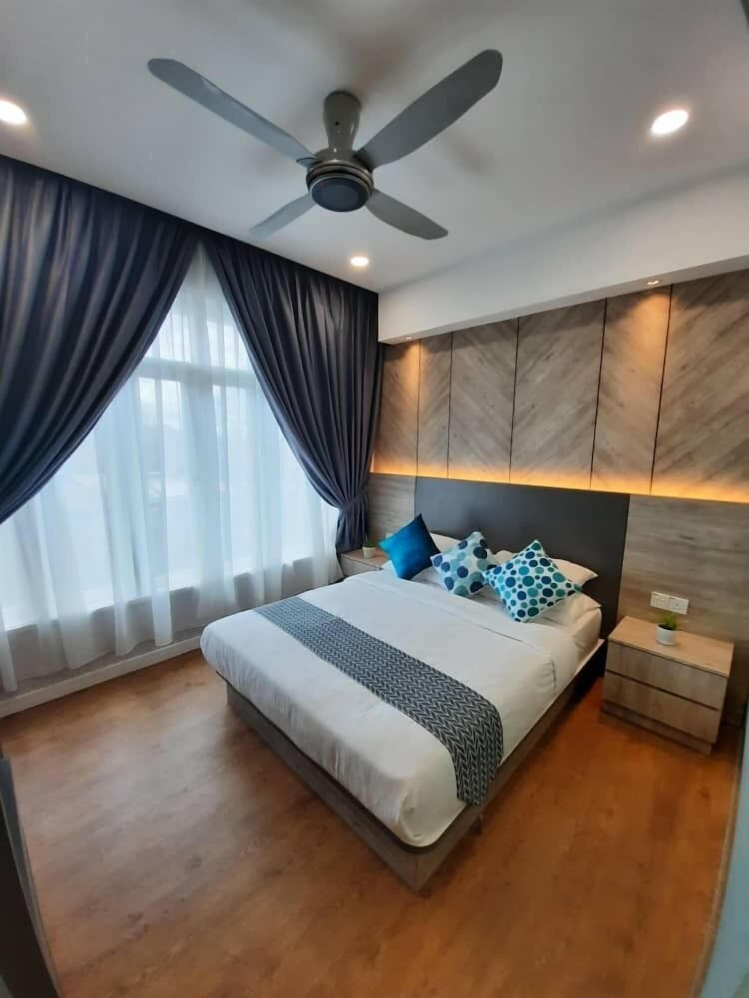3 BEDROOMS, FAMILY, APARTMENT