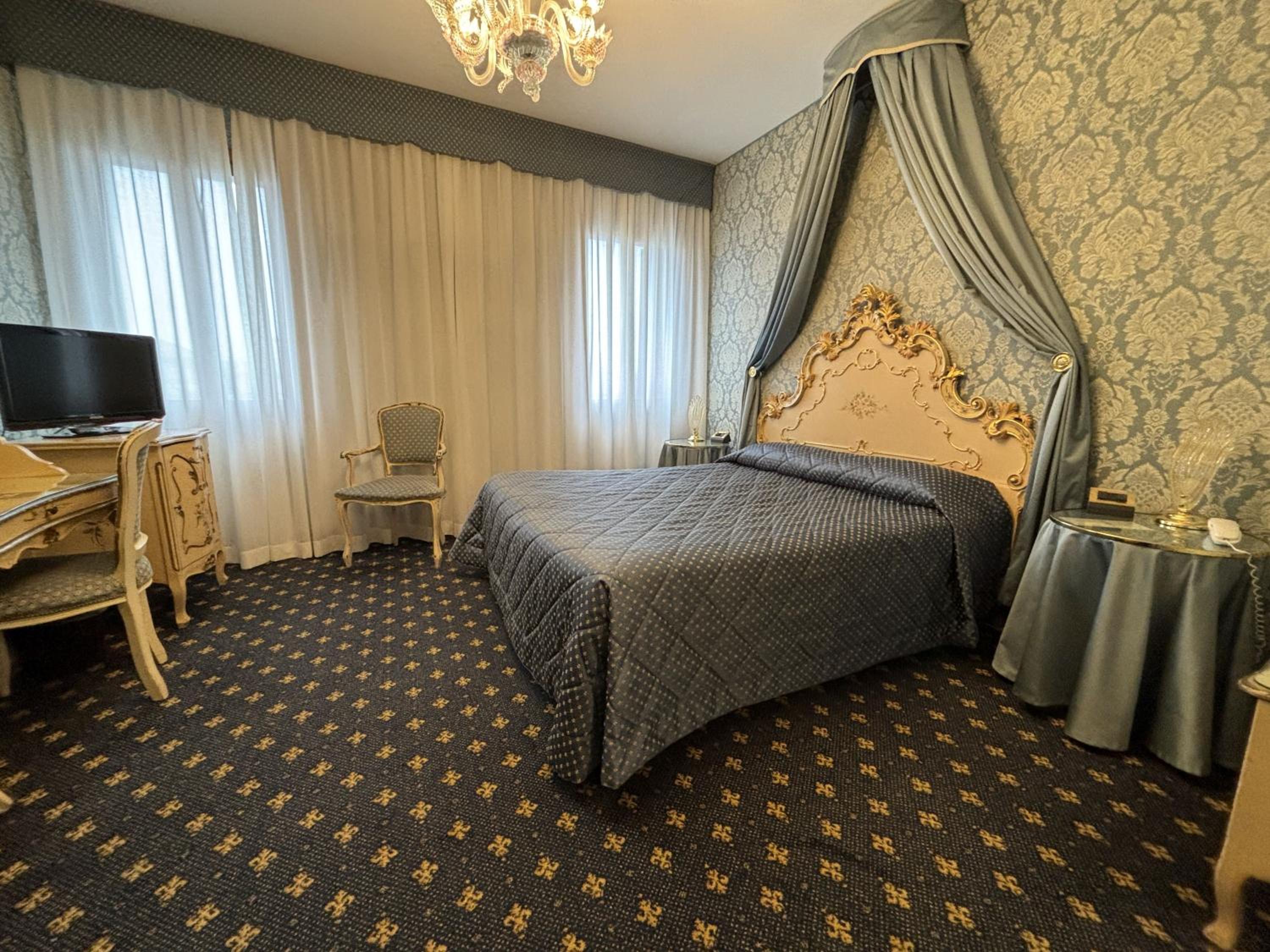 Junior Suite, Grand Canal View
