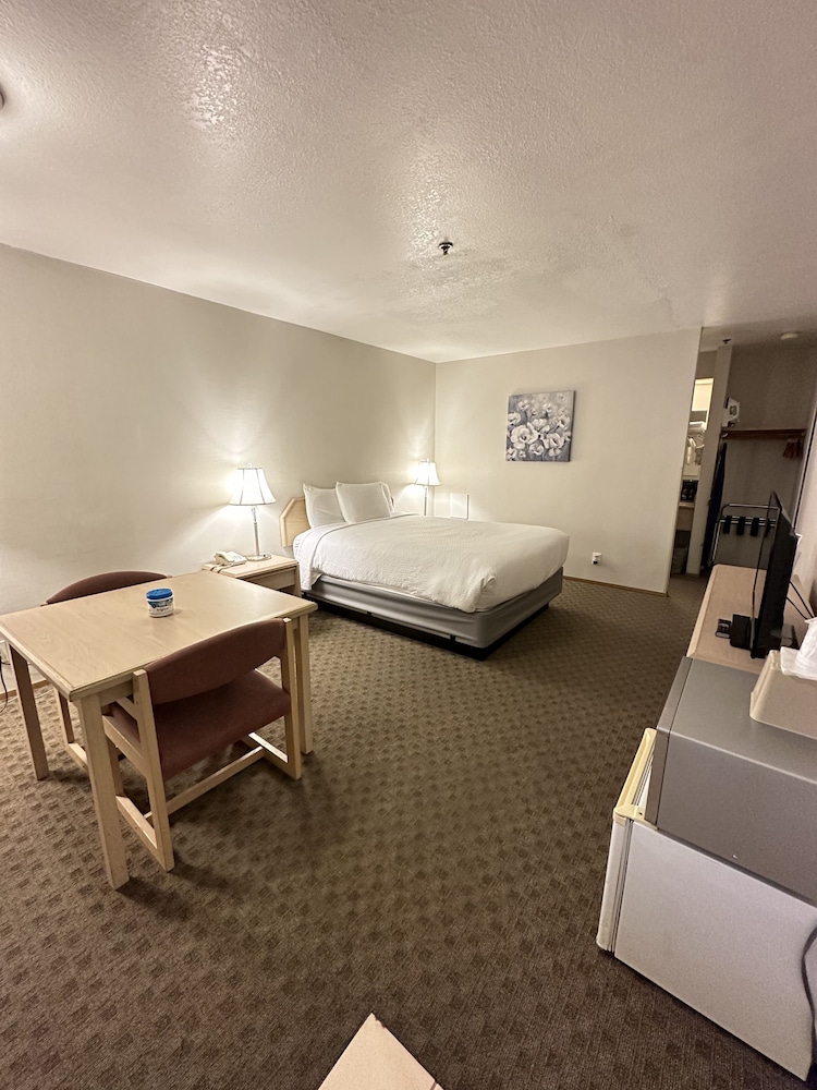 Timberland Inn & Suites 41/63