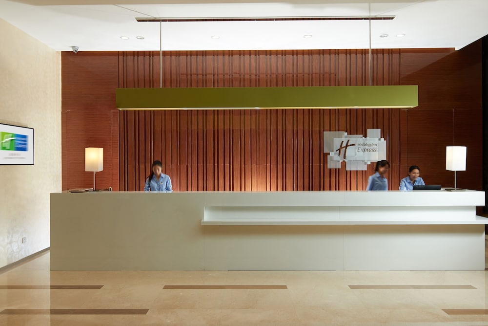Holiday Inn Express Luoyang City Center 15/72