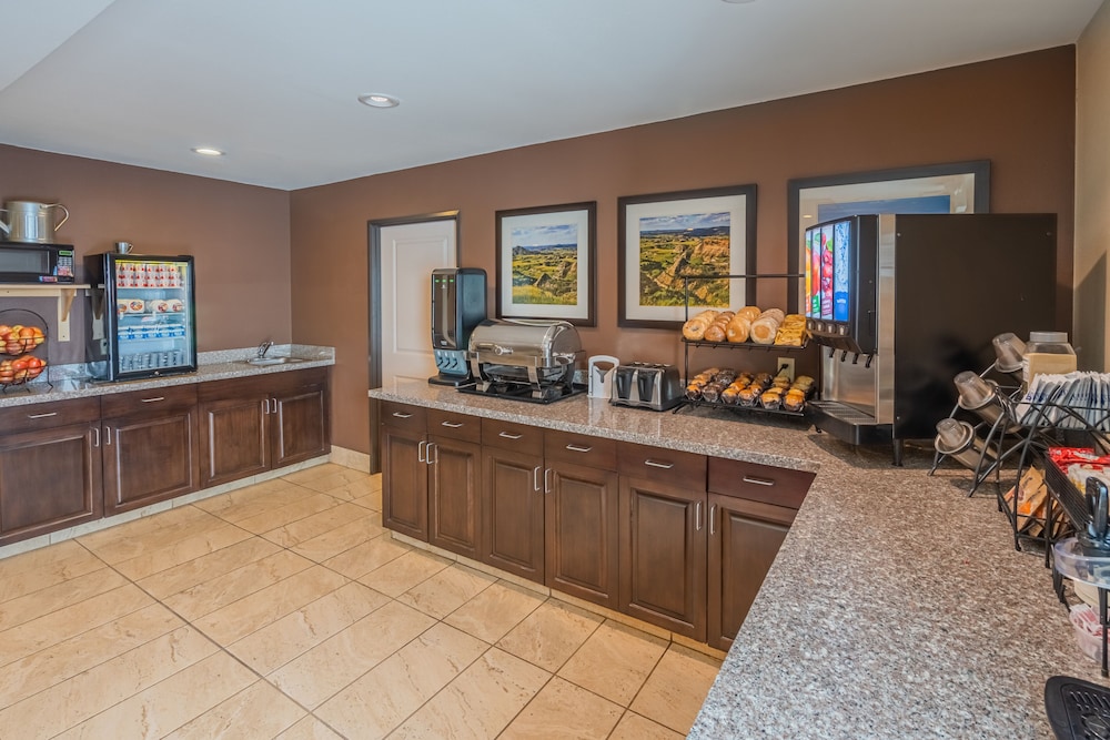 Landmark Suites 38/50