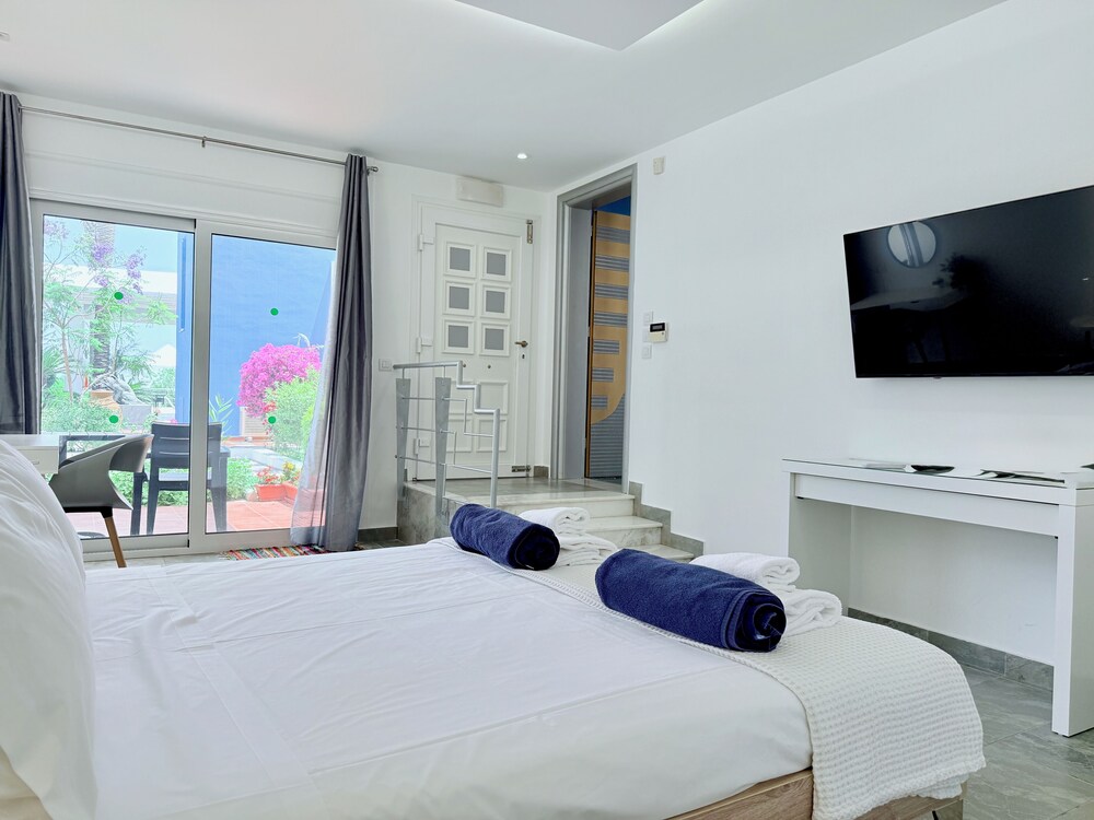 GRANDE DAME VILLA - RHODES 12/50