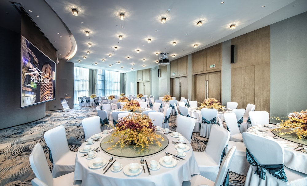 Elegant Hotel (Zhujiang New Town Canton Tower) 36/48